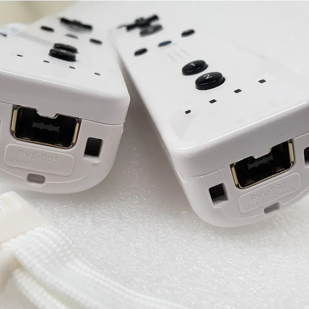 2-Pack Unbranded Wireless Remote Controllers for Wii and Wii U – White